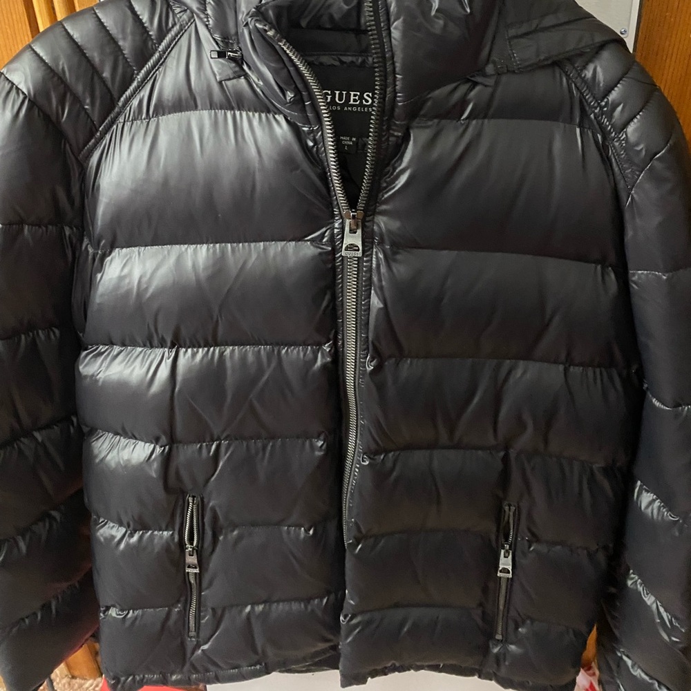 Men’s black puffer jacket